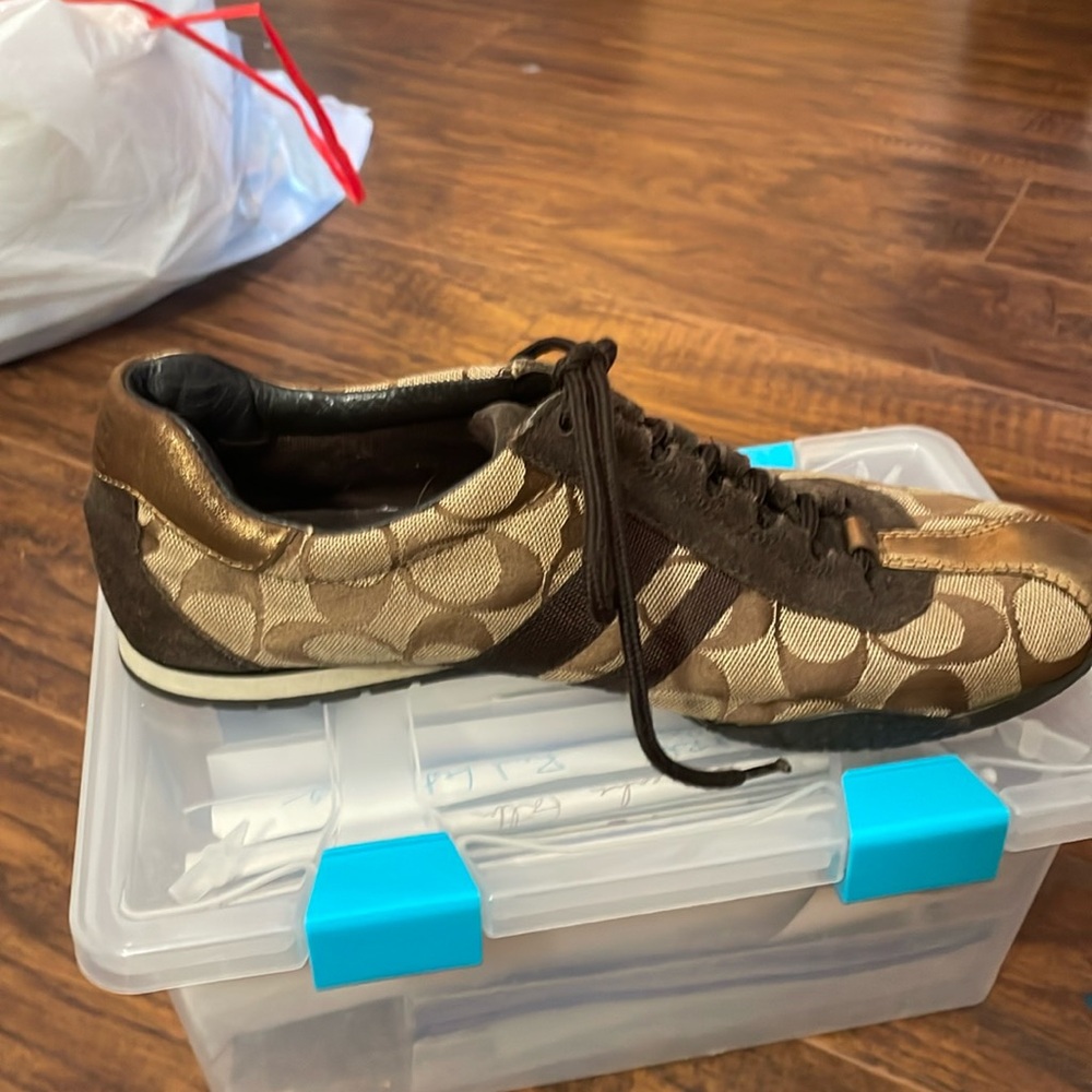 Coach sneakers good condition size 8.5